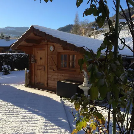 Petit Chalet Avec Piscine Vue Mt Blanc *