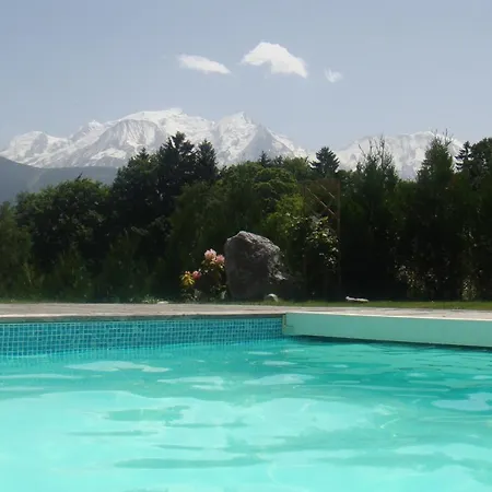 Chalet Petit Chalet Avec Piscine Vue Mt Blanc Domancy